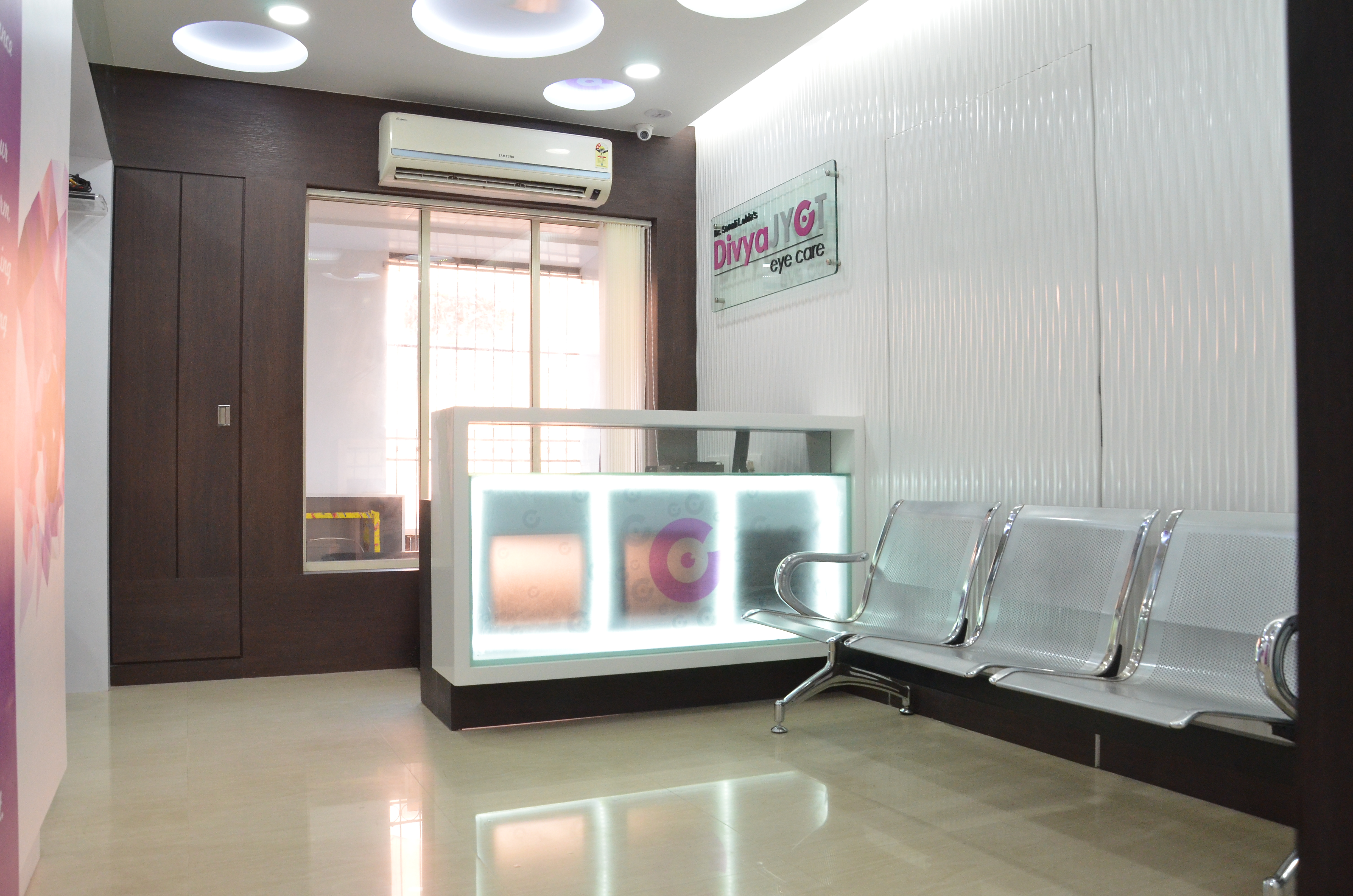 Hospital Reception and Lobby